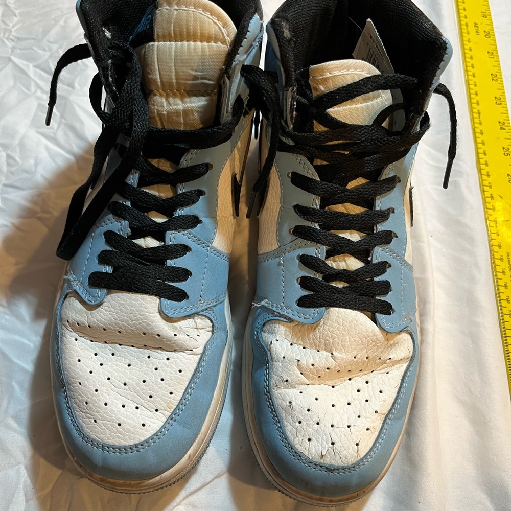 Blue and White High-Top Sneakers Jordan retro 1 Carolina blue size 8 women